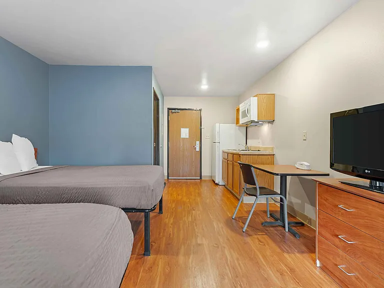 Studio Suite - 2 Full Beds
