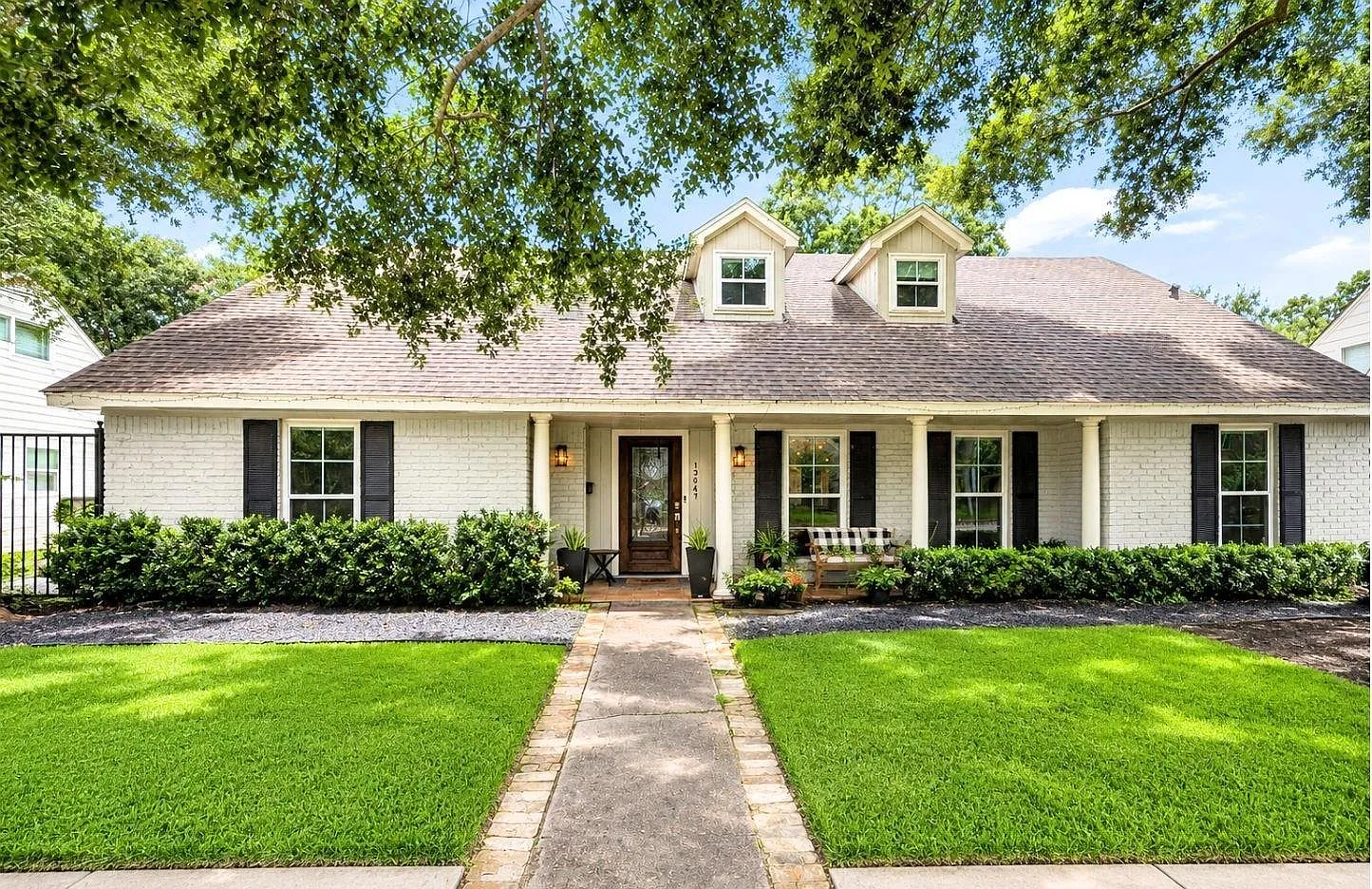 4 bed, 2.0 bath, 2580 sqft, $6,500 — Photo 1