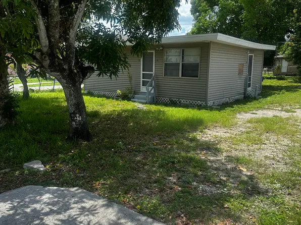 3314 Armstrong Ct, Fort Myers, FL 33916