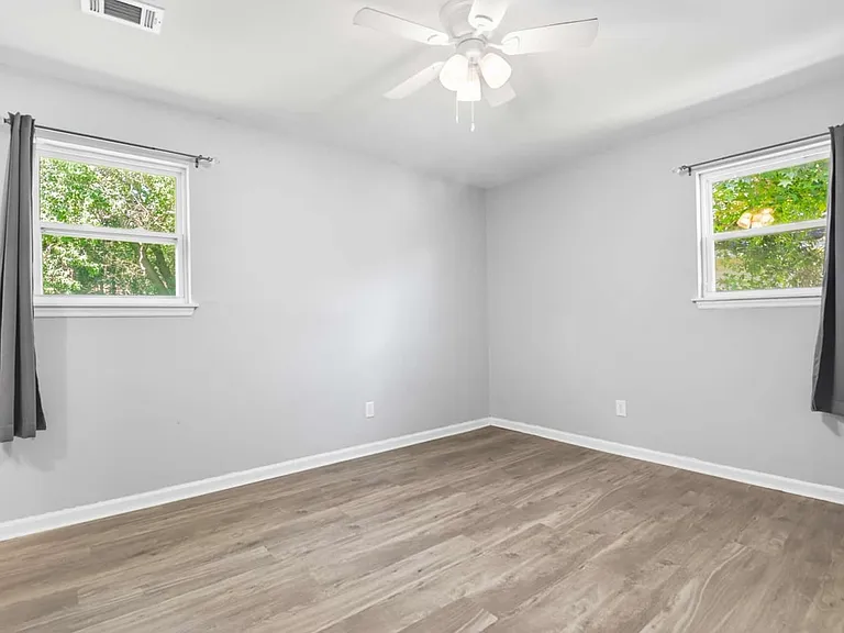 4421 Jenwood St — Photo 10