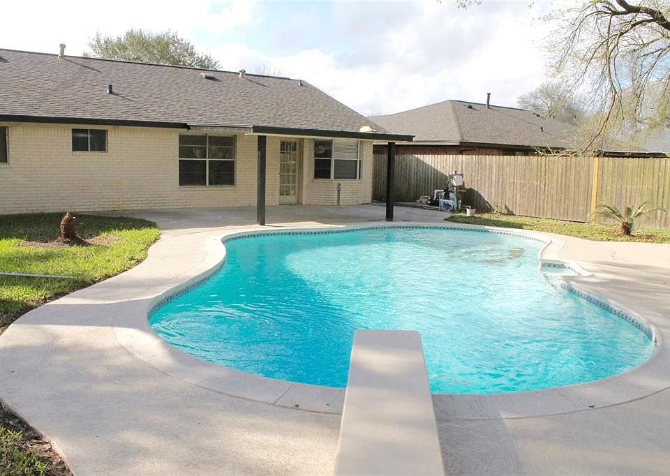 1st image of 2809 Livingston Dr