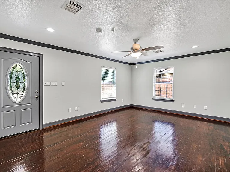 7623 McHenry St — Photo 8