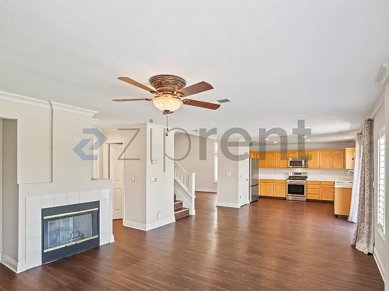 1366 Jayhawk Ln — Photo 11