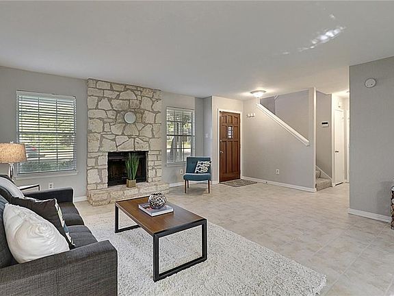 5th image of 700 Mistywood Cir