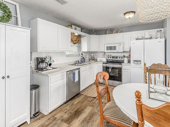 5th image of 519 Delores Dr
