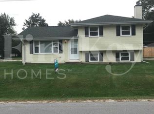 On132 Cottonwood Dr, Wheaton, IL 60187