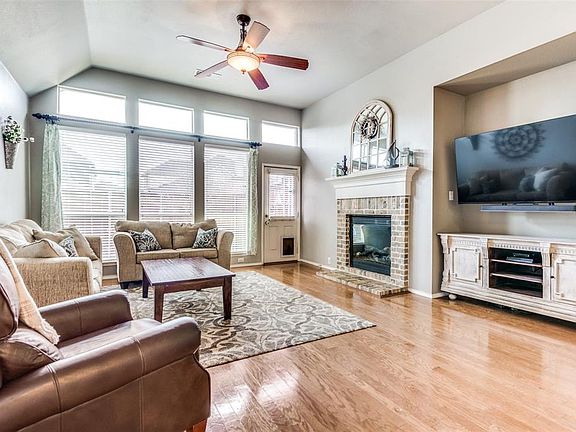 5th image of 2269 Blackstone Dr