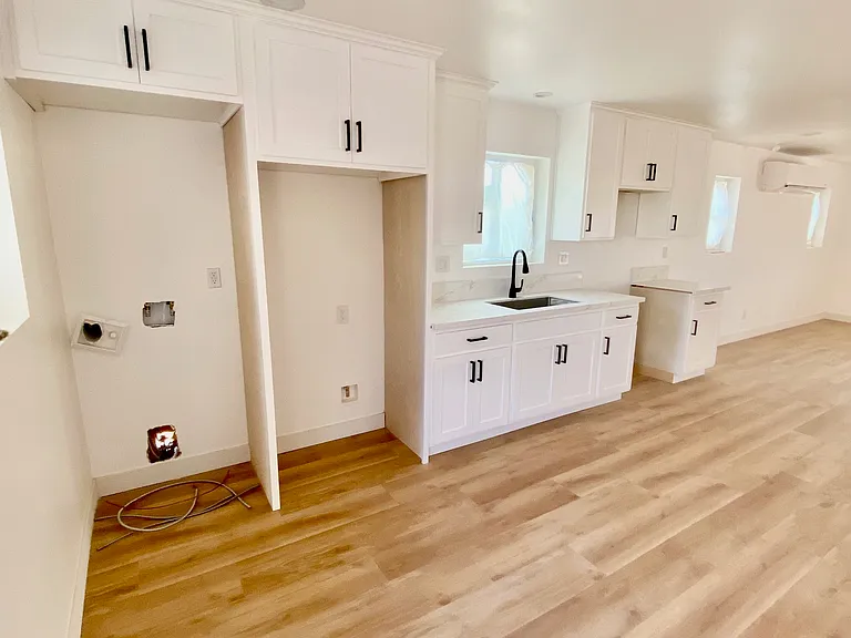 202 S Ditman Ave — Photo 6