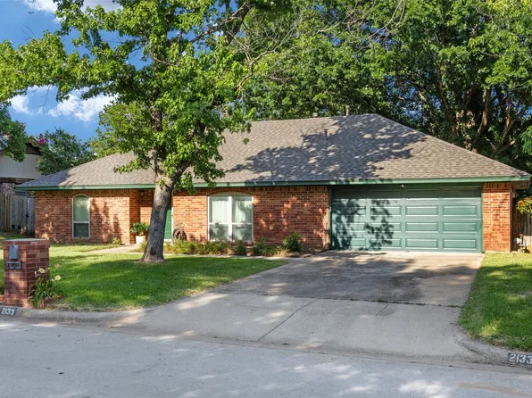2133 Tanglewood Dr, Grapevine, TX 76051