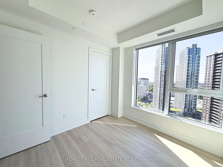 60 Central Park Dr #2504 — Photo 2