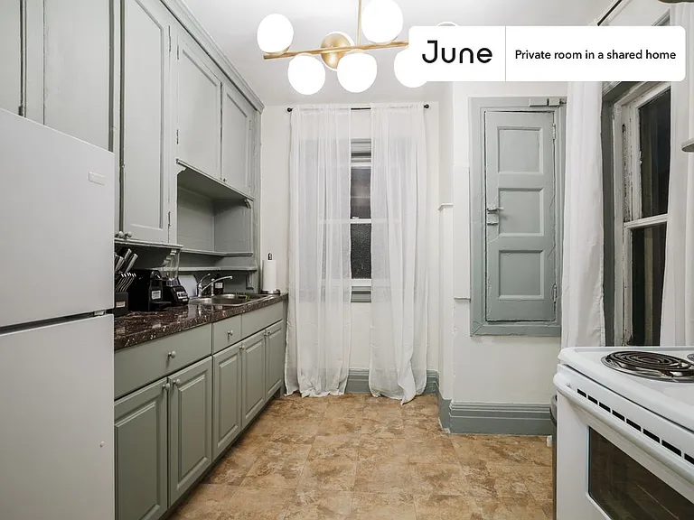 400 W 20th St #D — Photo 7