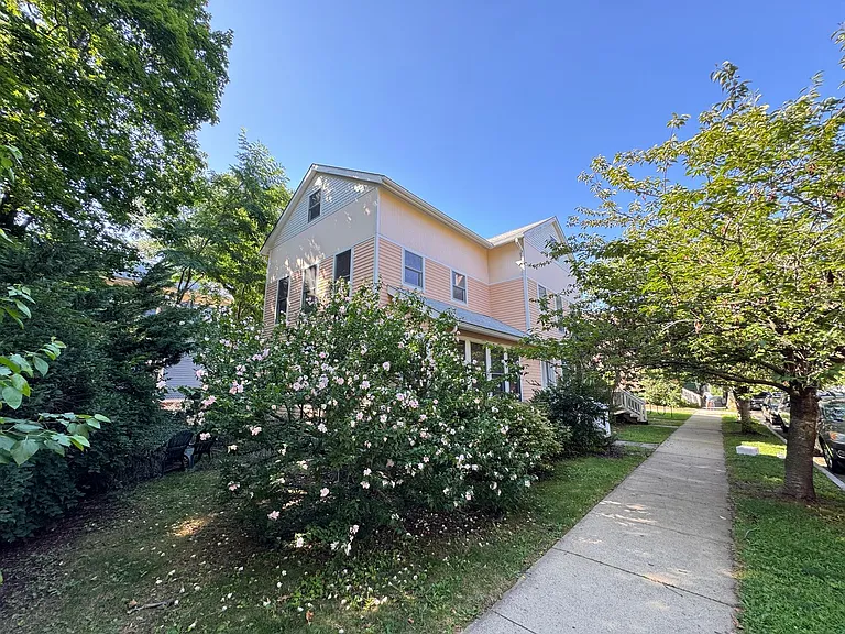 23 Edwards St — Photo 8