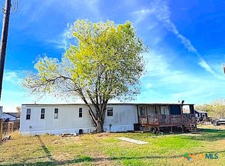 135 Creekway Ln, Seguin, TX 78155