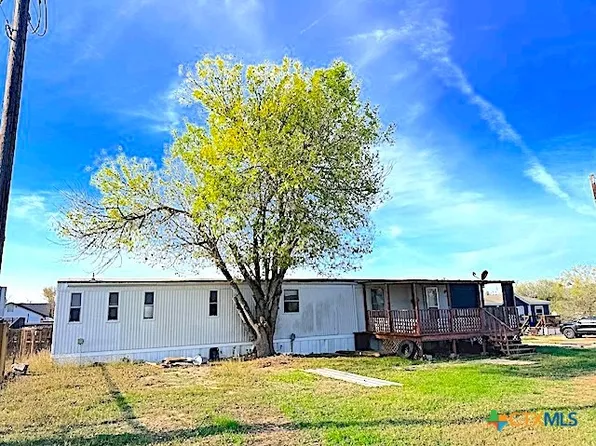 135 Creekway Ln, Seguin, TX 78155