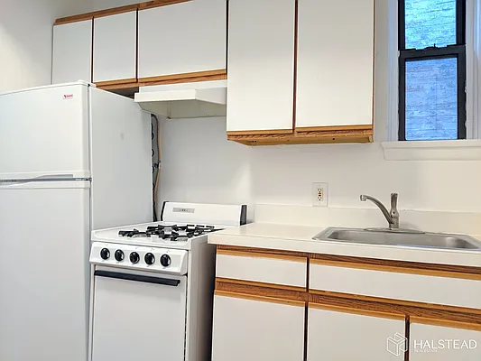 Rented by Halstead Real Estate | media 10