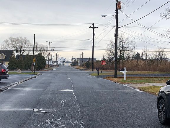 4th image of 207 Falcon Dr