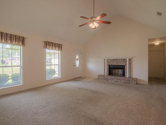 2nd image of 2010 Parkview Dr