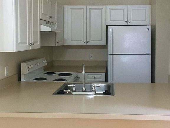 5th image of 3901-3911-4003 4013th St #&-8185733