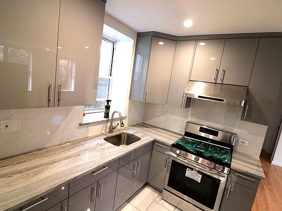 5th image of 340 Bradley Ave #1