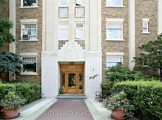 398 Avenue Rd #221, Toronto, ON M4V 2H4