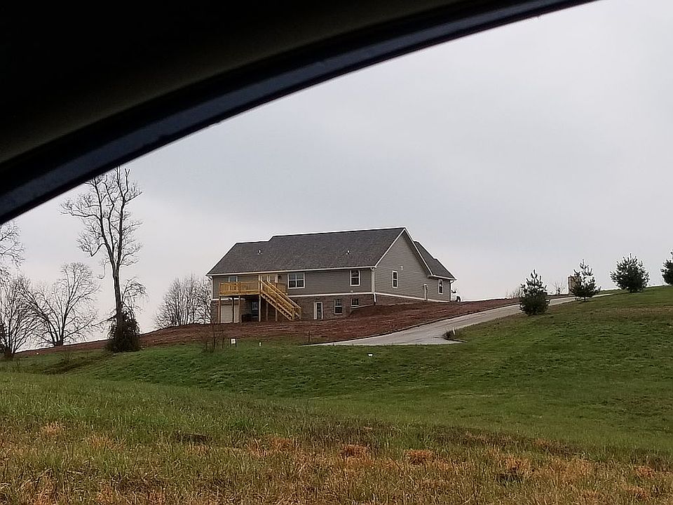 2nd image of 58 Oakridge