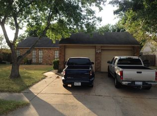 202 Briarmeadow Ln, Victoria, TX 77904