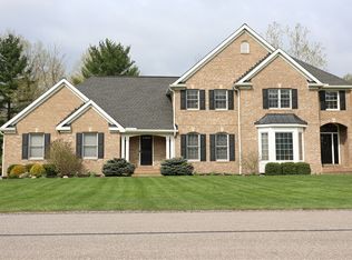 10296 Loreto Ridge Dr, Willoughby, OH 44094