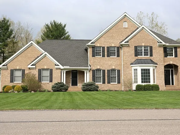 10296 Loreto Ridge Dr, Kirtland, OH 44094