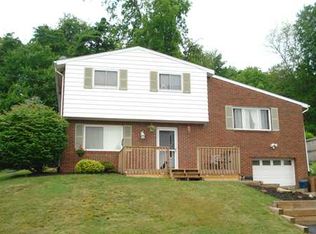 54 Maplewood Ct, Delmont, PA