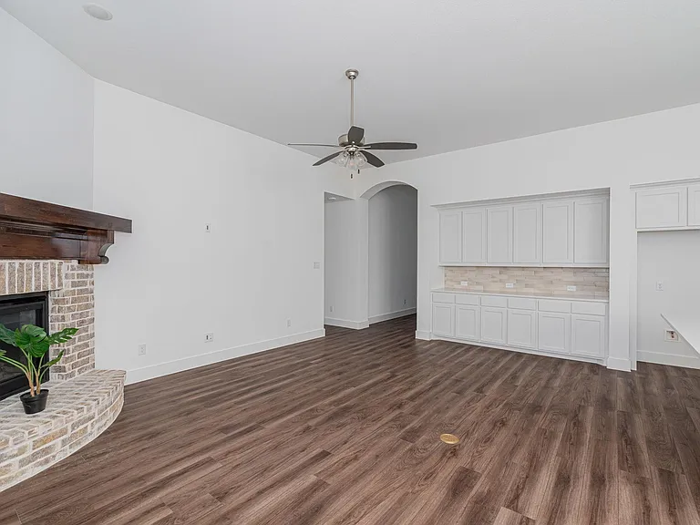 720 Wycliffe Dr — Photo 6