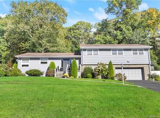 40 Random Rd, Fairfield, CT 06825