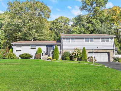 40 Random Road, Fairfield, CT, 06825