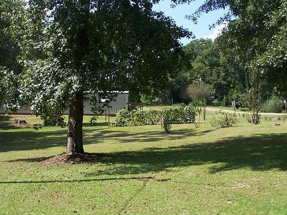 3rd image of 233 Shiloh Dr