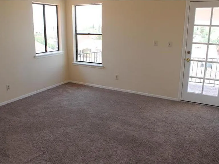 7401 Lakehurst Rd — Photo 23
