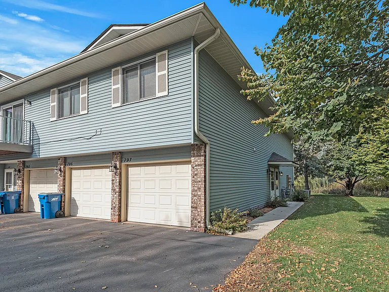 797 Parkside Dr — Photo 20