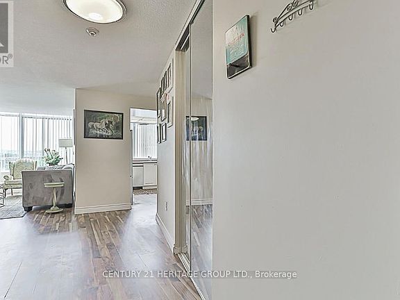5th image of 270 Davis Dr #1112