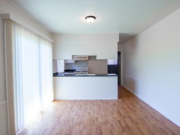 4th image of 4405 Hoyt Ave