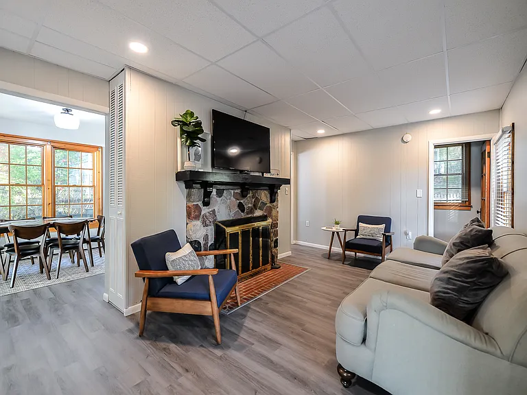 11542 Riverbank Ln — Photo 7