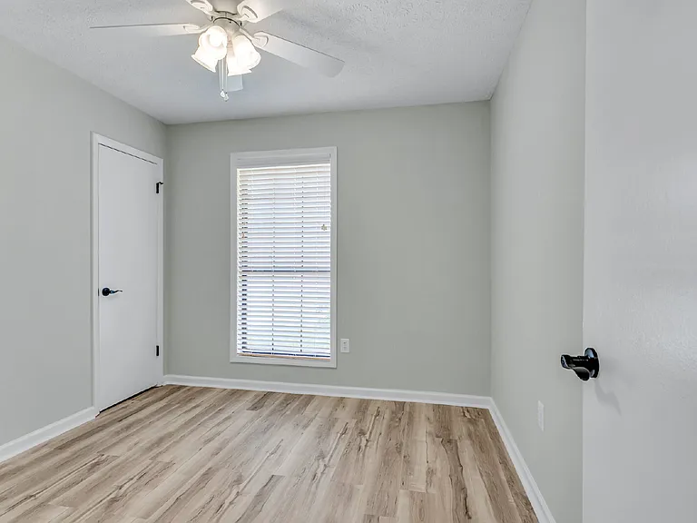 13 Oxford Ct — Photo 20