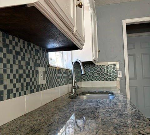 5th image of 712 N Anita Dr
