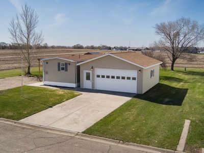 1303 Custer Dr, Washburn, ND, 58577