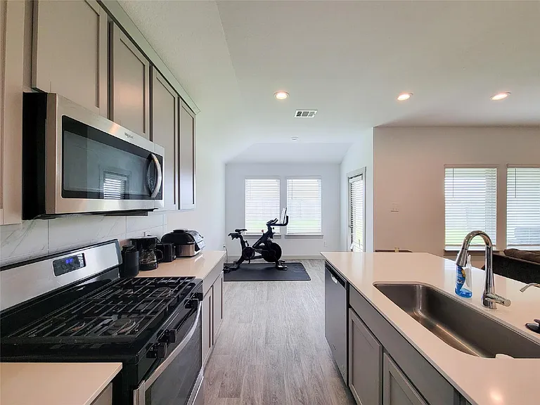 7919 Grey Wolfe Ln — Photo 12
