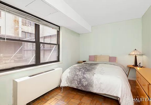 2nd image of 24 Central Park S