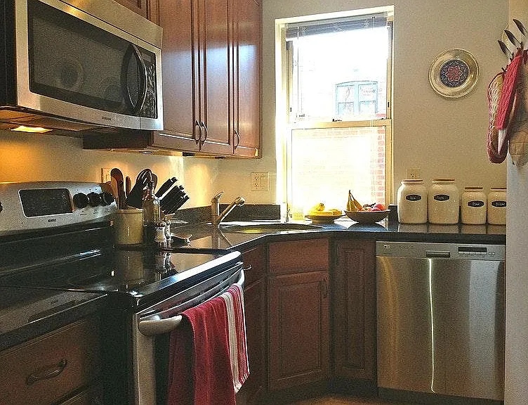 1673 Park Rd NW #302 — Photo 3