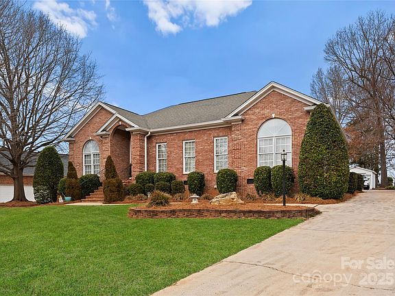 2nd image of 3202 Grange Ct