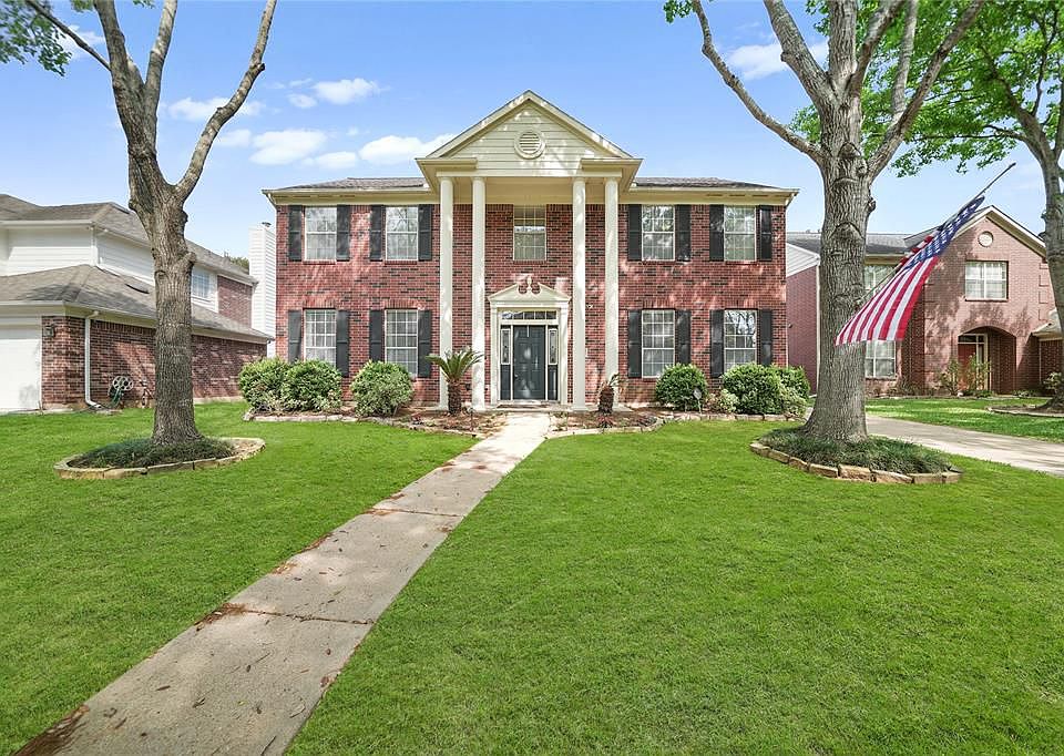 1st image of 2411 Linwood Dr