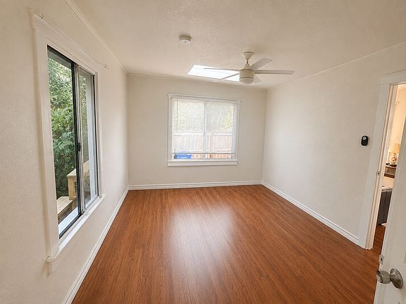 5th image of 1449 Angelus Ave #1451