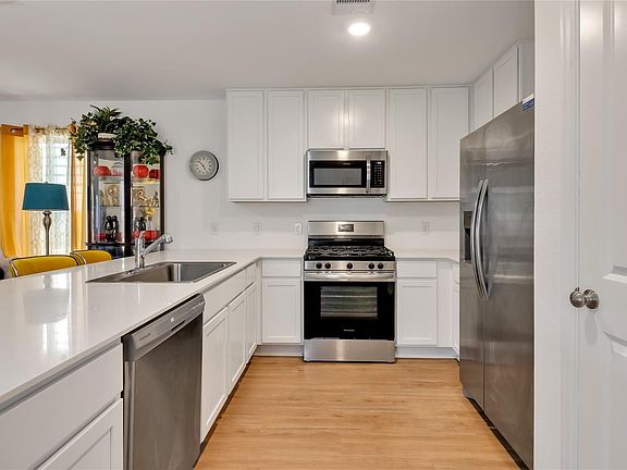 4th image of 21579 Carosella Dr
