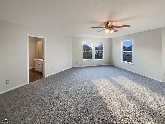 4th image of 890 Indigo Dr