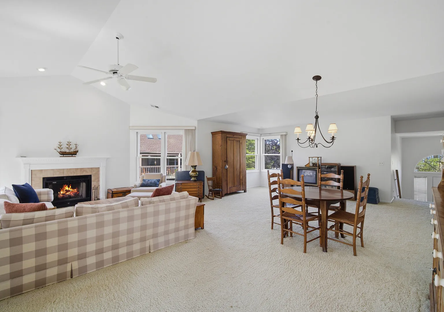 3 bed, 1412 sqft, $3,000 — Photo 3